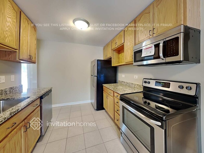 Building Photo - 421 Spruce Dr