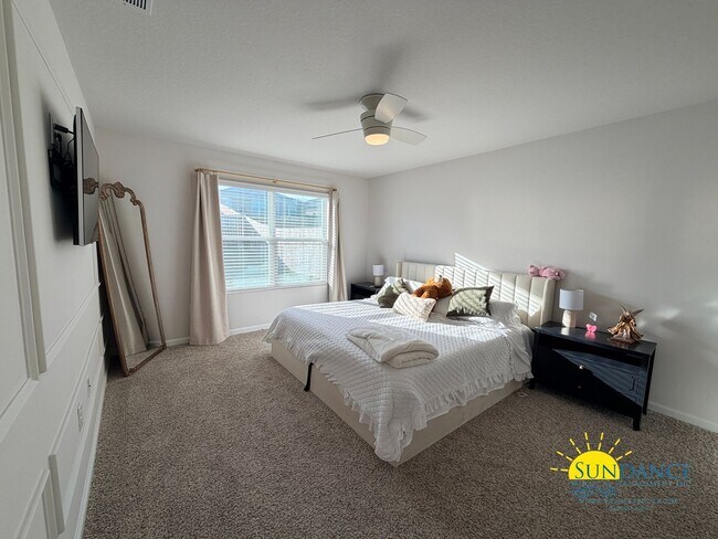 Building Photo - Spacious 4BR Patriot Ridge Home with Community Perks!