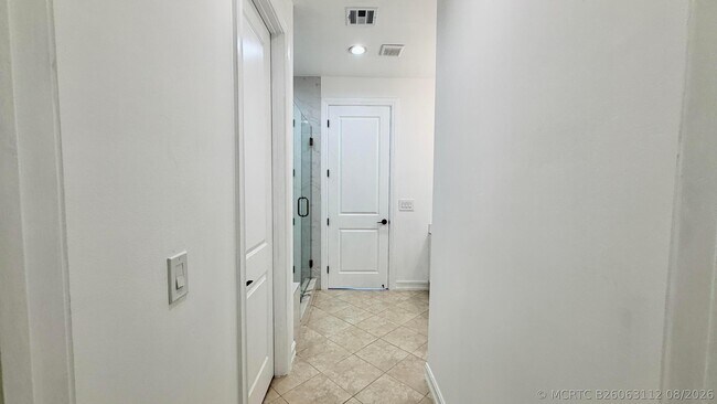 Building Photo - 810 3rd Ave N