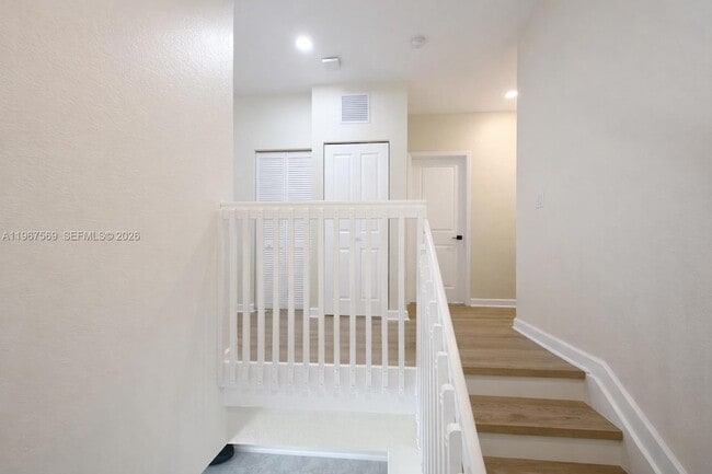 Building Photo - 323 NE 208th Terrace