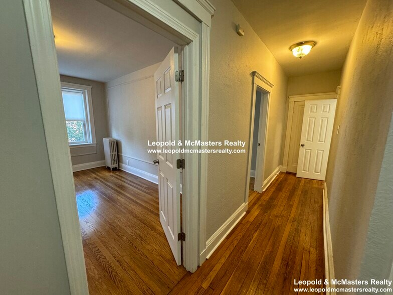 Building Photo - 45 Ashford St