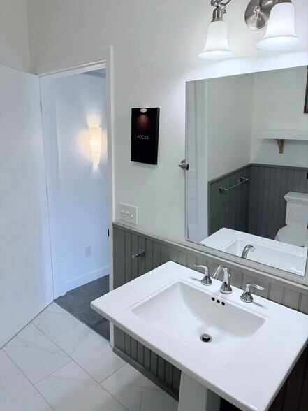 Building Photo - 100 Nevada Ave