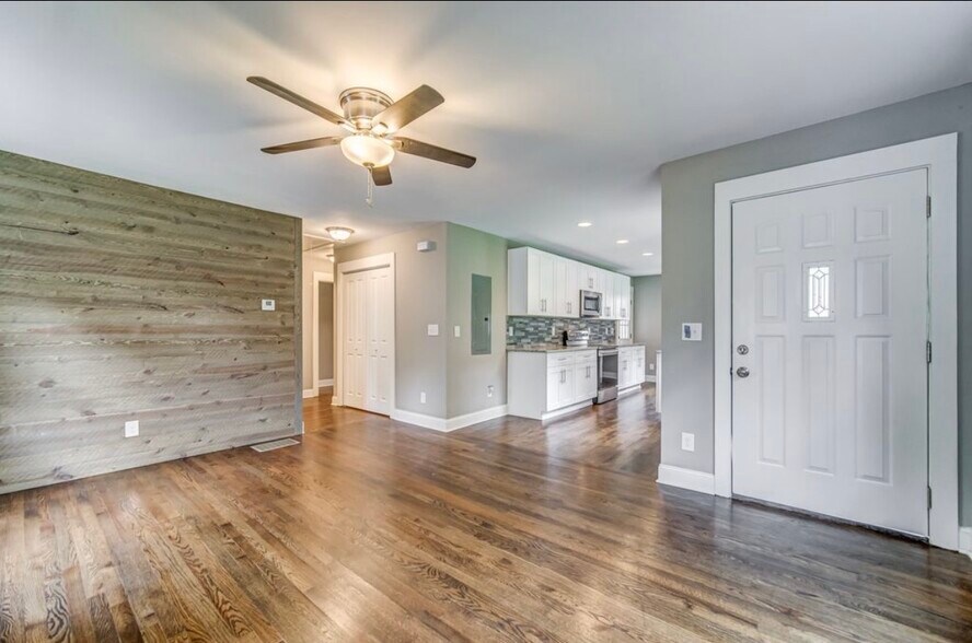 Building Photo - 1384 Westmont Rd SW