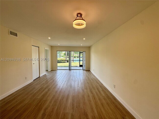 Building Photo - 108 Waterway Dr S