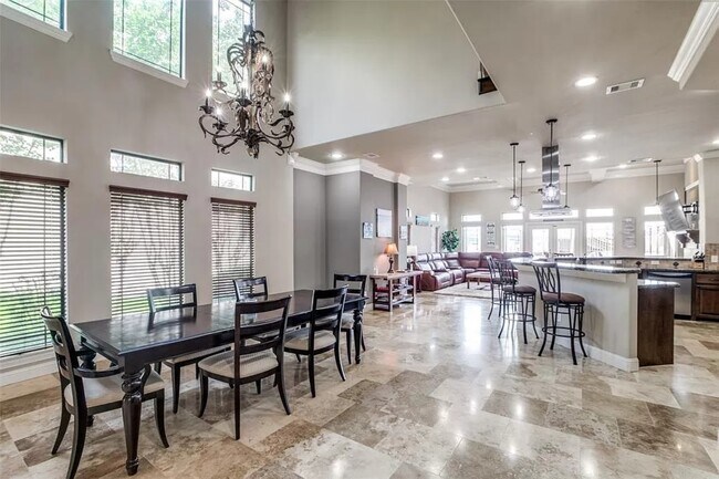 Building Photo - 185 Capetown Way