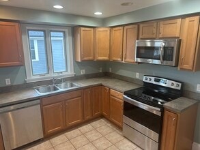 Building Photo - 57 Linwood St