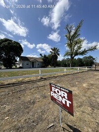 Building Photo - Country Home Available Now!!