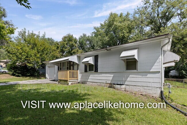 Building Photo - 9811 Marsh Ave