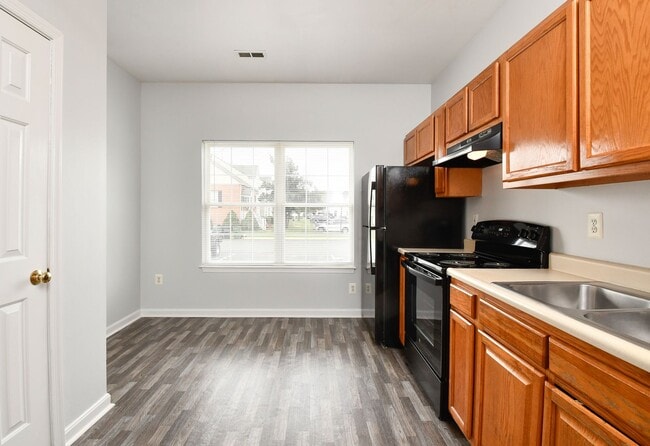 Building Photo - BEAUTIFUL TOWNHOME FOR RENT