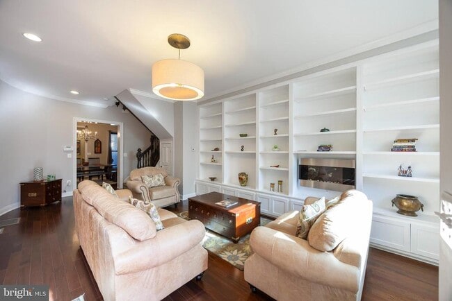 Building Photo - 314 E 22nd St