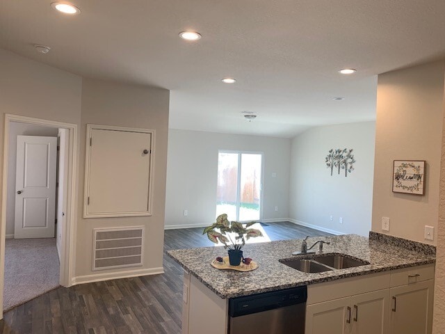 Building Photo - 107 Bering Dr