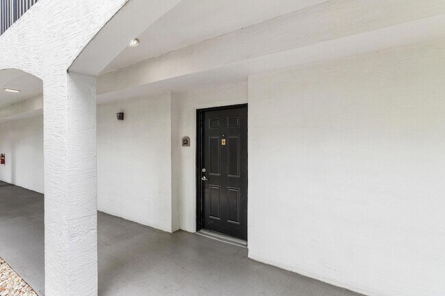 Building Photo - 1660 Renaissance Commons Blvd