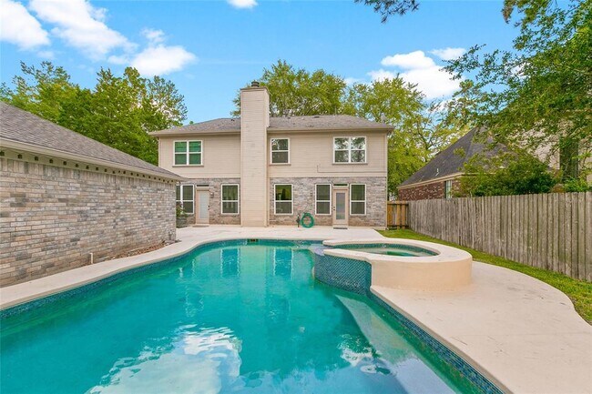 Building Photo - 304 E Golden Arrow Cir
