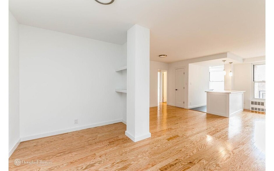 Building Photo - 35-50 85th St