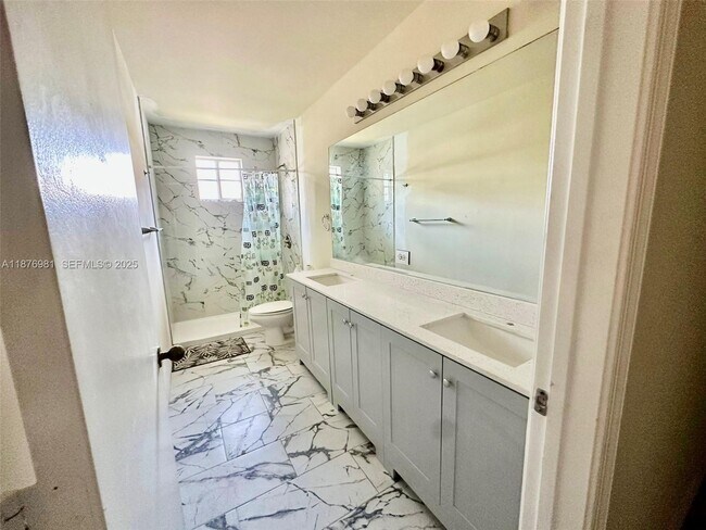 Building Photo - 3877 San Simeon Cir