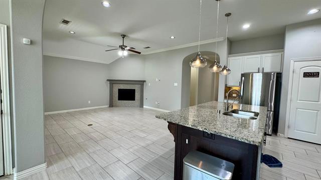 Building Photo - 6913 Helena Way