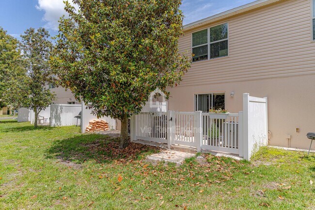 Building Photo - 5095 Dominica Dr
