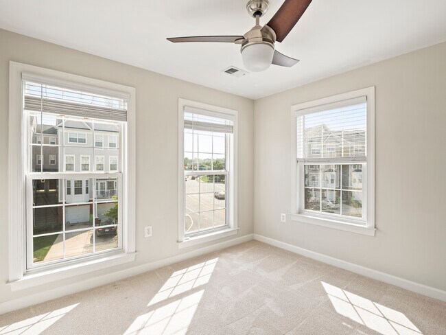 Building Photo - 2498 Curie Ct