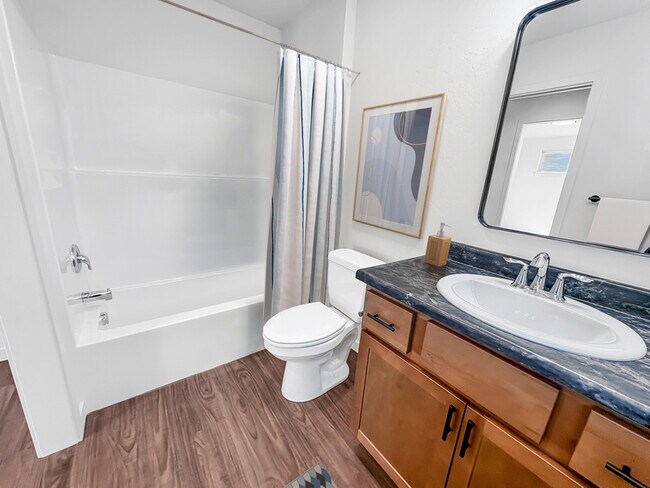 Building Photo - 735 Grant St