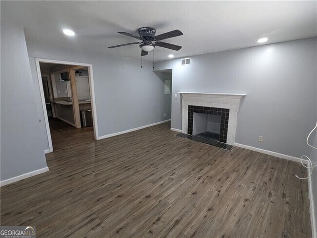 Building Photo - 365 Winding River Dr