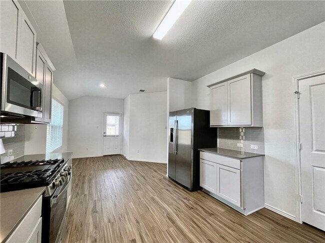 Building Photo - 126 Canley Lp