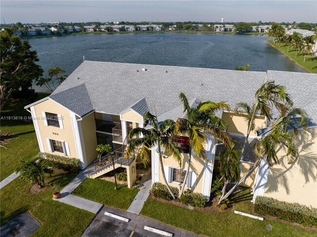 Building Photo - 1400 Jefferson Dr