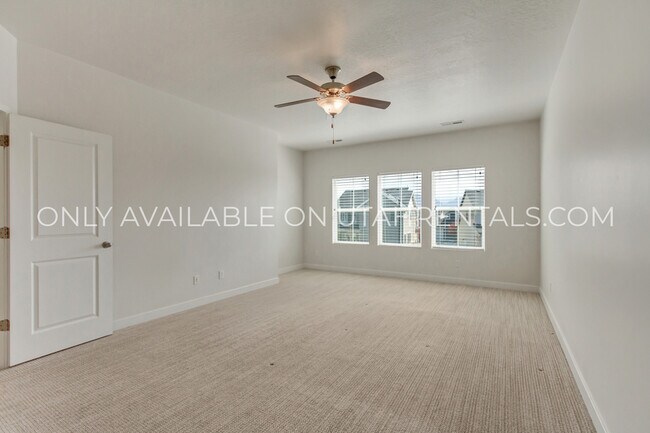 Building Photo - 2353 N Holbrook Way