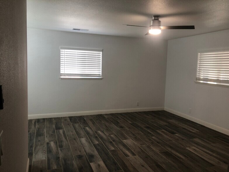 Primary bedroom - 648 Jefferson Ave