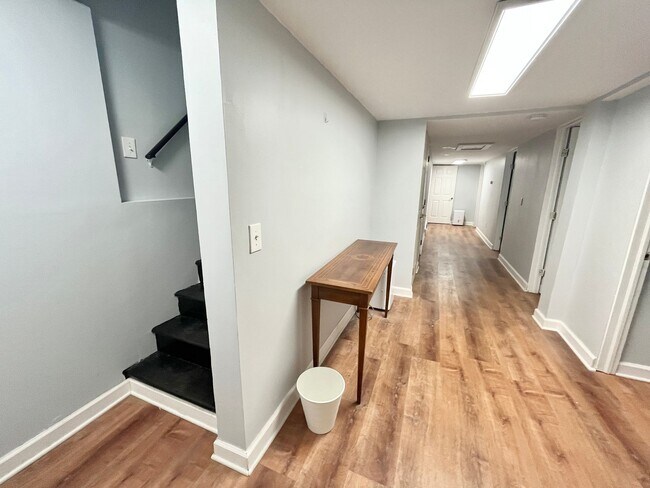 Building Photo - Fully Renovated 4BR/1.5BA on Science Hill | New Everything | Steps to Yale