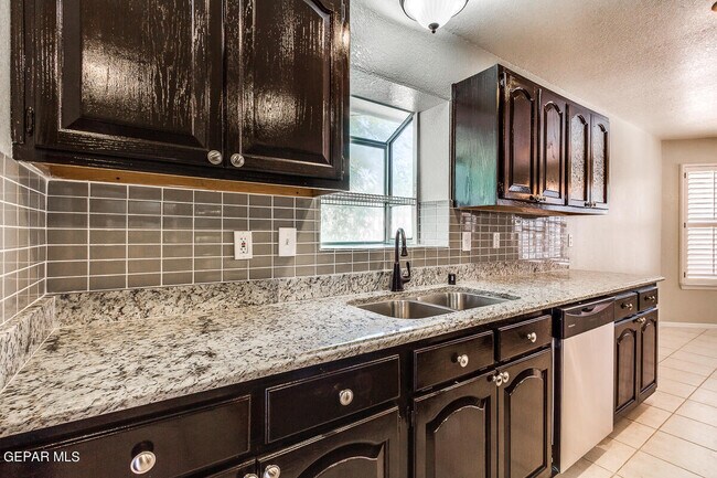 Building Photo - 6104 La Posta Dr