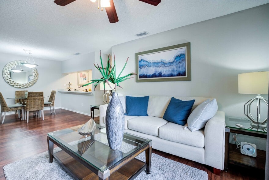 Building Photo - Coral Club Apartment Homes