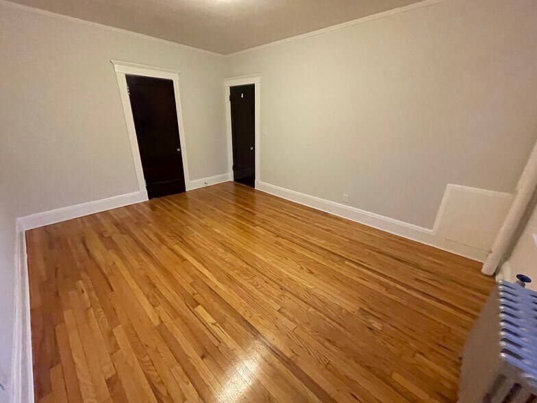 Building Photo - 36 Madison St