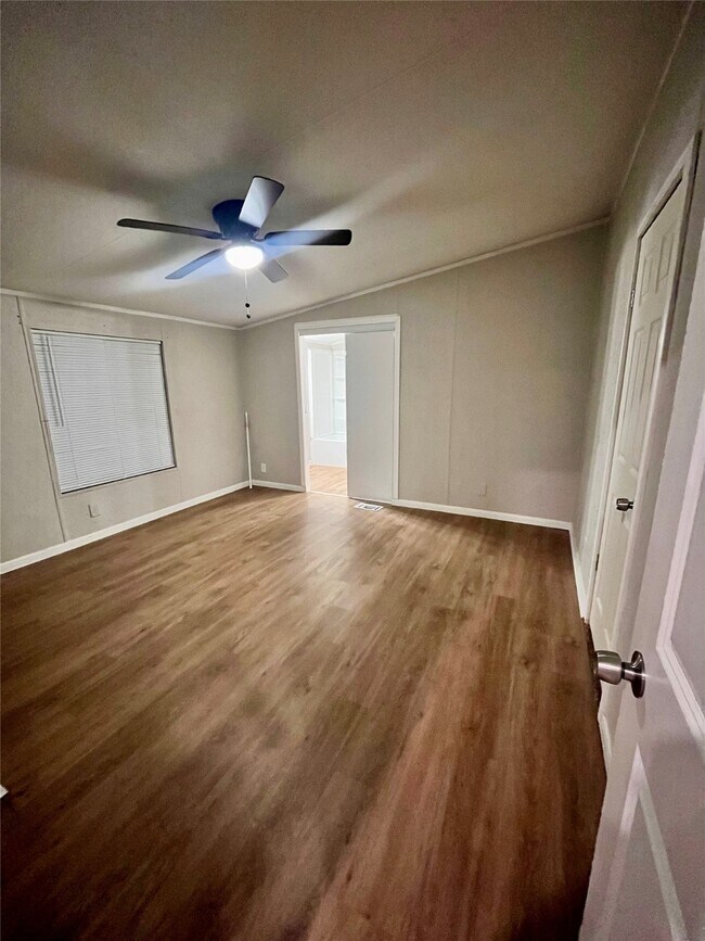 Building Photo - 26950 Hondo Cir