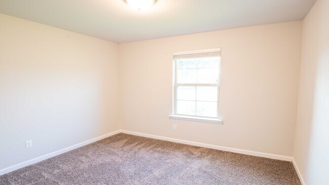 Building Photo - 5400 Greenridge Ln