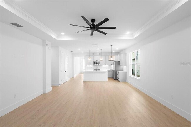 Building Photo - 2131 Brighton Ln