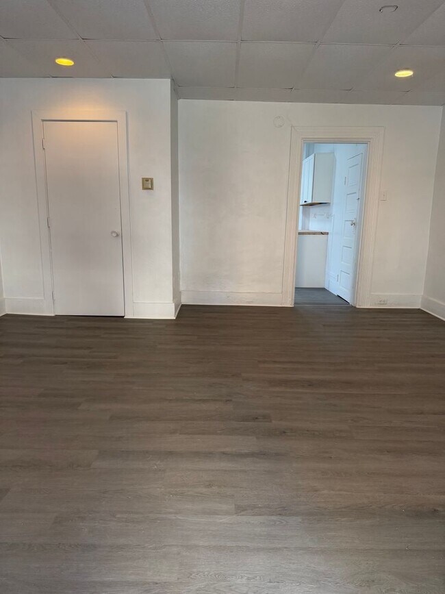 Building Photo - 517 3rd Ave