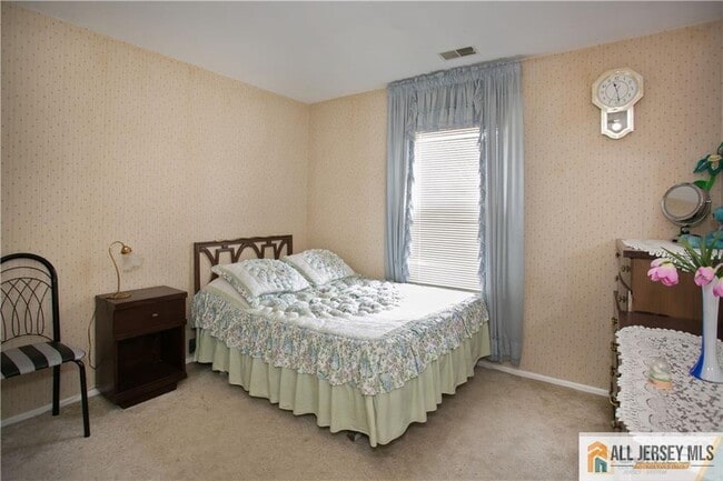 Building Photo - 15 Clemmens Ct