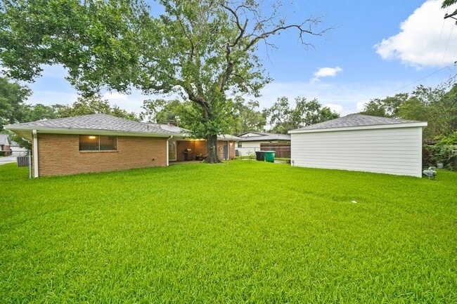 Building Photo - 5810 Wigton Dr