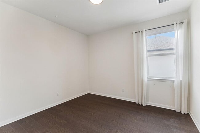Building Photo - 5208 Watusi Bend