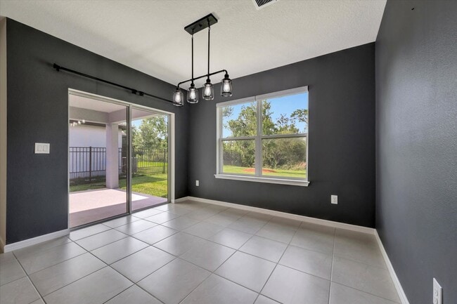 Building Photo - Newer Build - Parrish 3 Bedroom Home with ...