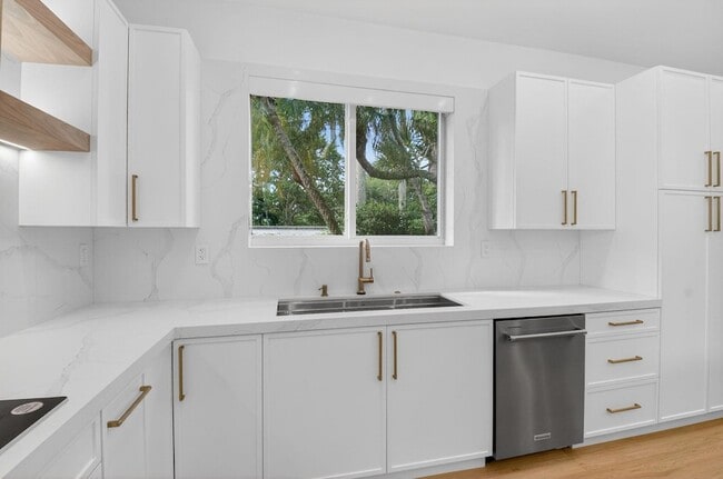 Building Photo - 5537 NW 21st Way