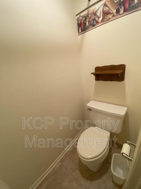 Building Photo - 7601 Oxford Pl