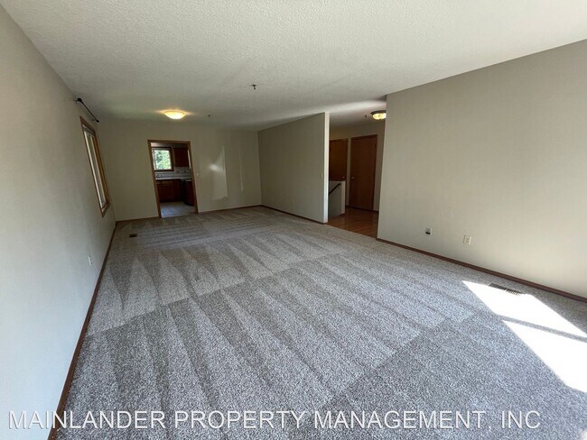 Building Photo - 3 br, 2.5 bath House - 2438 SOUTHSLOPE WAY