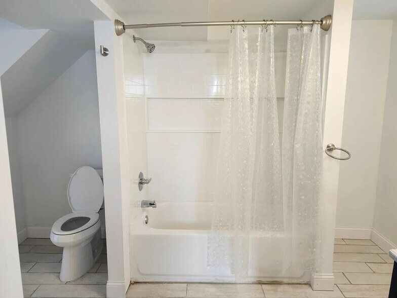 Bathroom - 3082 Norcott Dr