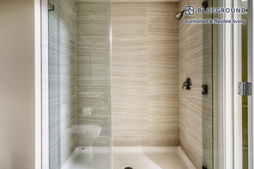 Building Photo - 2865 Park Blvd