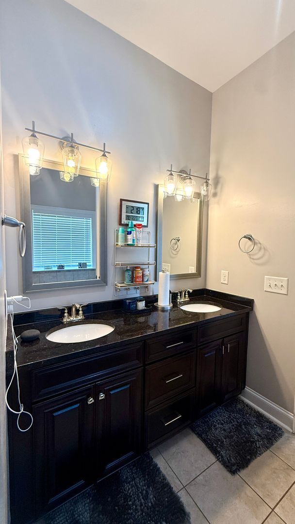 Building Photo - Beautiful 5 Bedroom Home in The Cotswolds