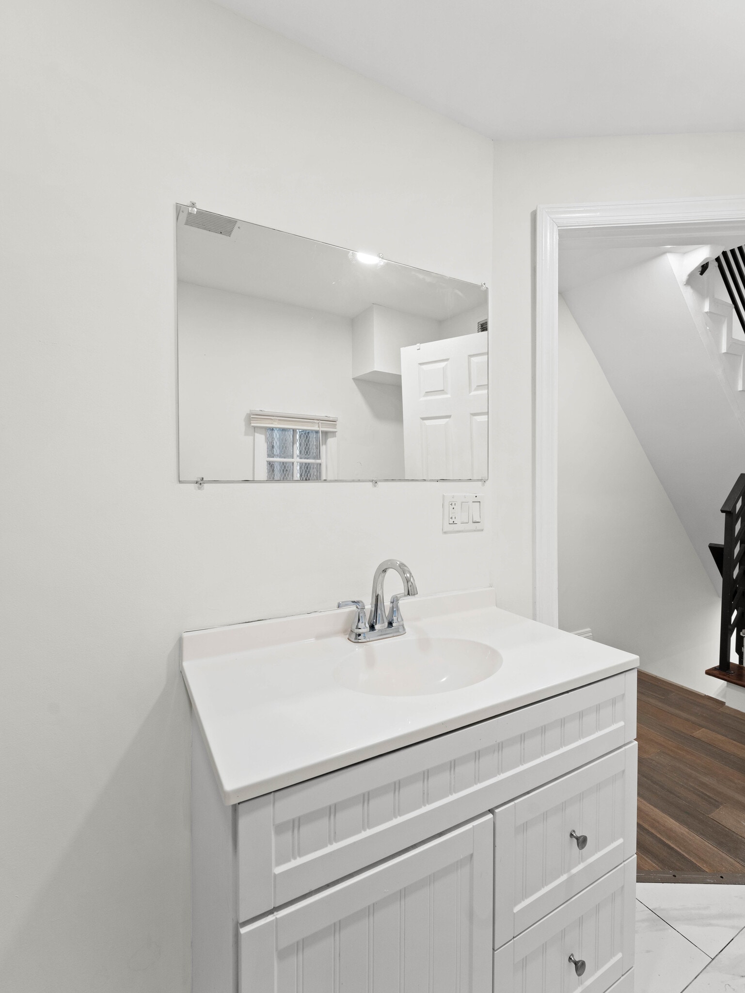 Building Photo - 2443 Nicholas St