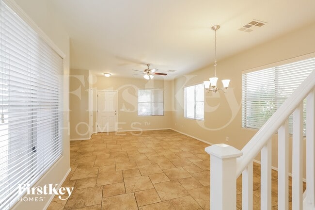 Building Photo - 1909 S Starling Dr