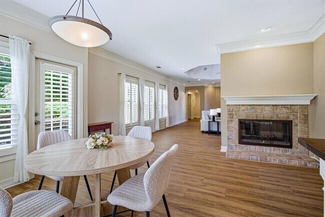 Building Photo - 210 Masters View Ct
