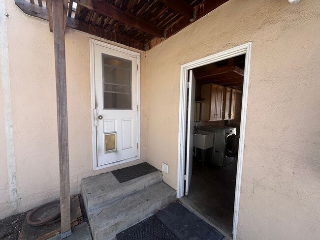 Building Photo - 41562 Carmen St